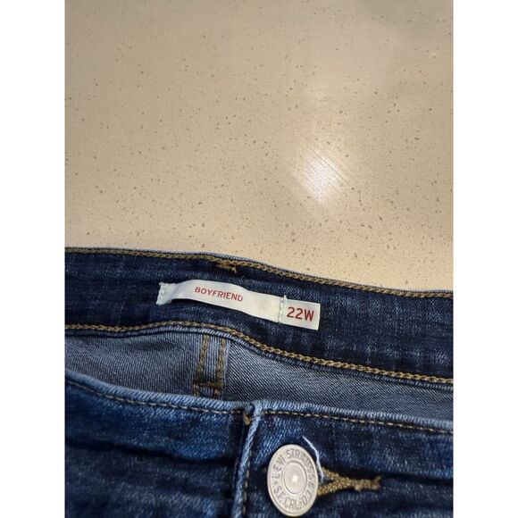 Levi Strauss Women's Boyfriend Jeans size 22W Plus Blue Distressed - Picture 3 of 5